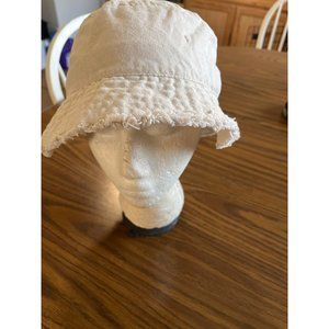 Divided H&M woman’s off white fisherman’s hat